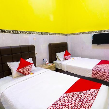 OYO 1427 Azzahra Guest House Mataram Extérieur photo